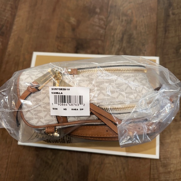 Micheal Kors Rhea Mini Logo Backpack/Bag - Picture 6 of 7